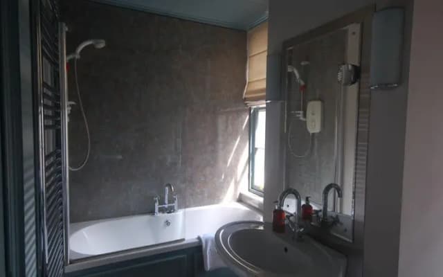 High St Flat - photo 4