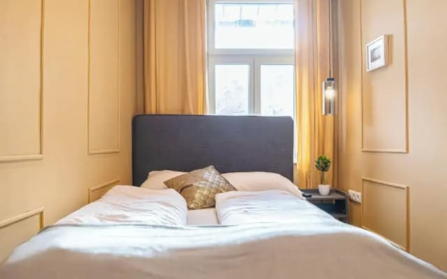 4BR Apt for 10P Walk to Westbahnhof - photo 5