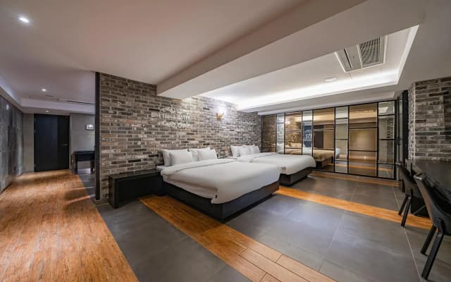 Hotel 2.4 - photo 3