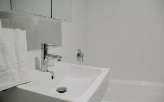 New Oriental Service Apartment - photo 5