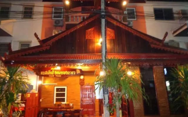 Baan Pi Klao Guest House - photo 2