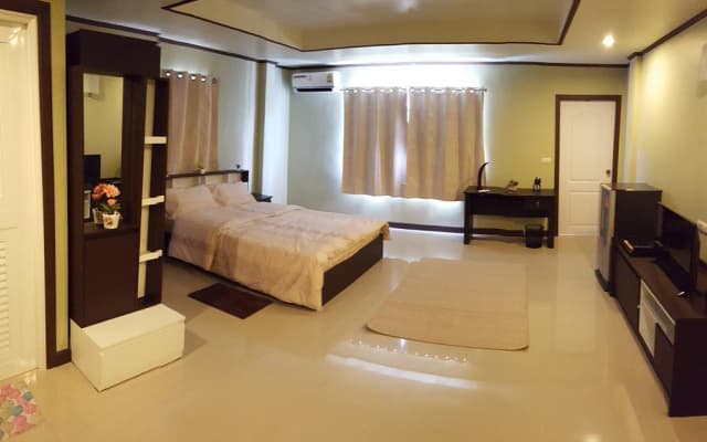 Burnout Guesthouse - photo 2