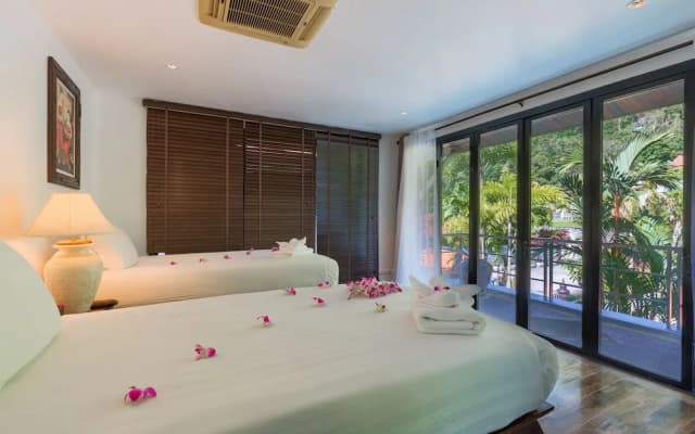 Spectacular Seaview Pool Villa Kalim 6 - photo 3