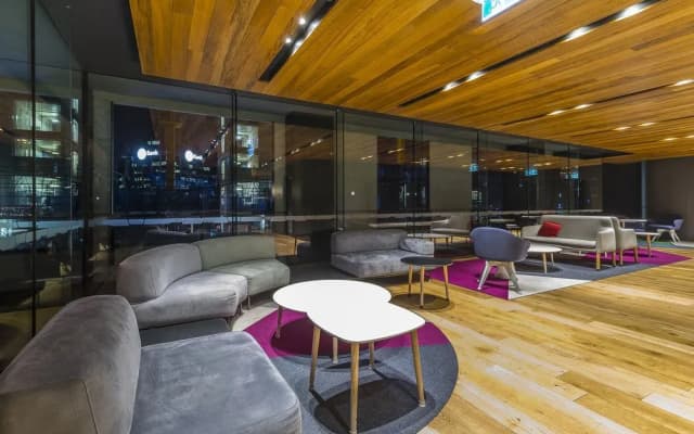 Accommodating Luxuries - CBD Apartment - photo 2