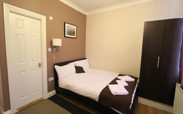 Brackenbury Apartments - photo 4
