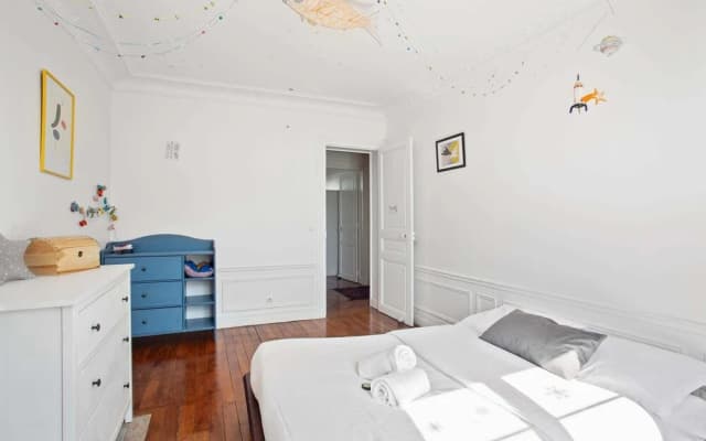 Beautiful and Charming Flat for 4 in the Centre of Paris - photo 2
