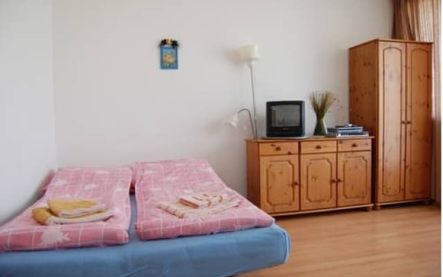 Bronson Apartman - photo 2