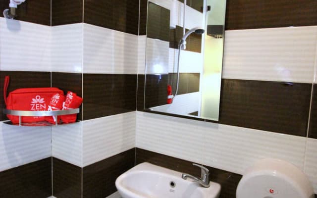 ZEN Rooms Menteng Cikini - photo 5