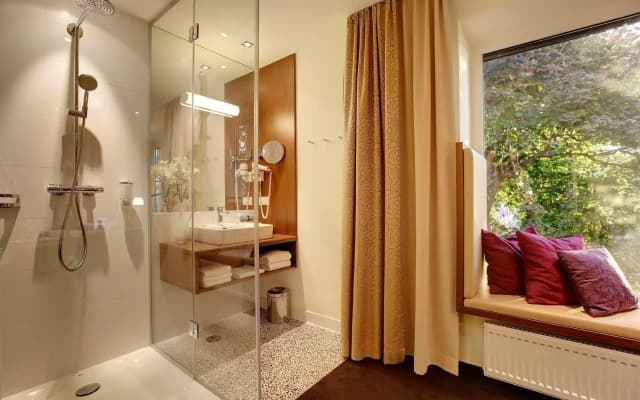 Strandhotel Alte Donau - photo 3
