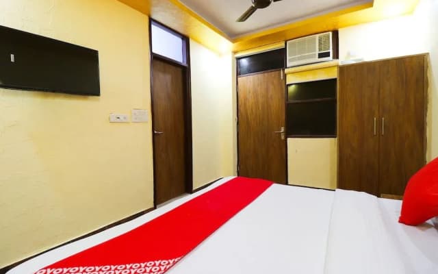 Classic Hotel @ Walk in Nizamuddin Railway Station - photo 5
