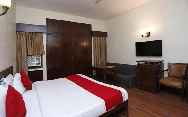 Collection O 1219 Hamilton Hotel - photo 3