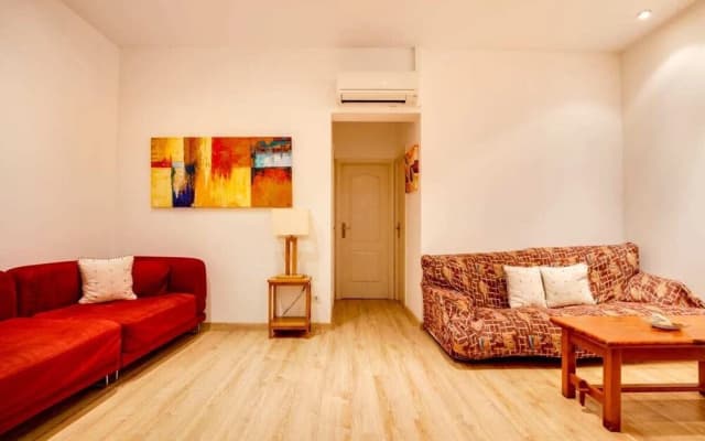 Joyful 2 Bed in the fantastic Sant Antoni area - photo 2