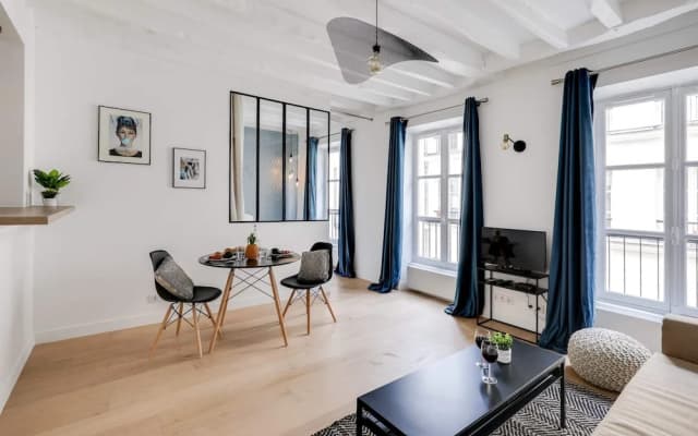Beautiful new Apartment in a Pedestrian Street, Near Champs Elysees - photo 5