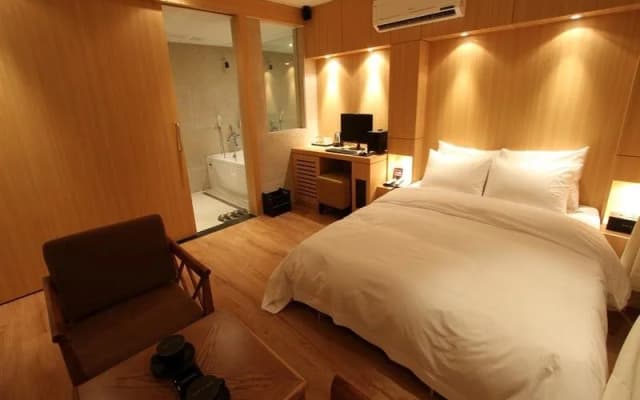 A Seven Hotel - photo 4