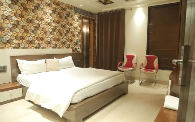 Leeway Hotel - photo 5
