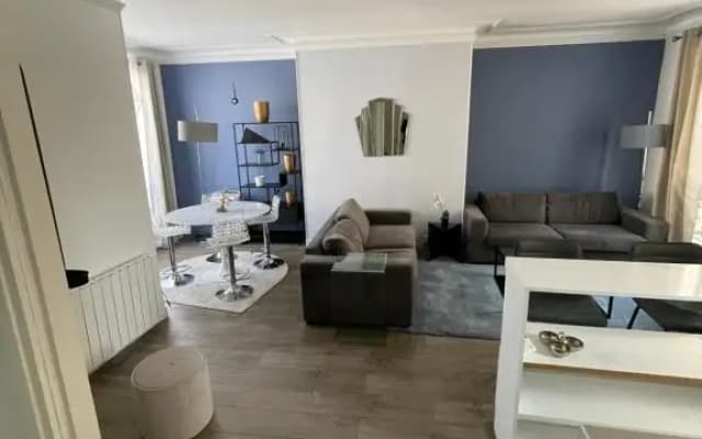 Beautiful Lincoln Apartment - photo 4