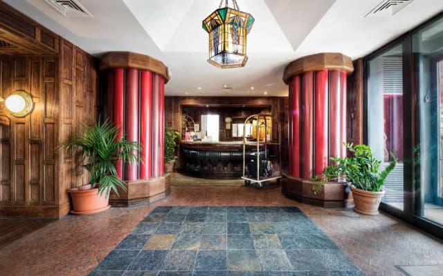 Colony Hotel - photo 2