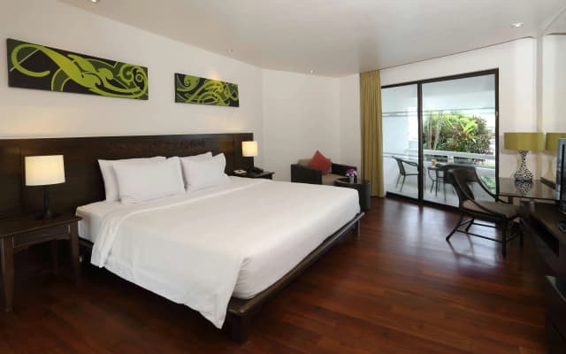 Le Meridien Phuket Beach Resort - photo 2