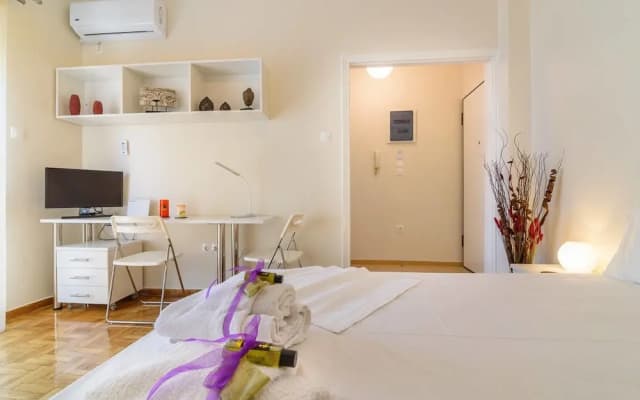 Charmy Petit 1 Bedroom Flat in Athens - photo 5