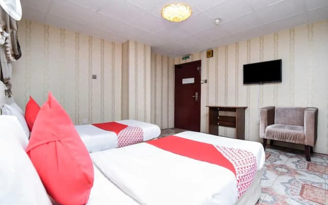 Lapaz Hotel by OYO Rooms - photo 4