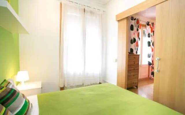 Ro Lively and bright apartment next to Blai st - photo 3