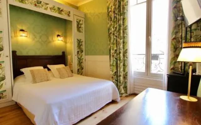 Pick A Flat's Apartement in Le Marais - rue Sainte Croix de la Bretonnerie - photo 3