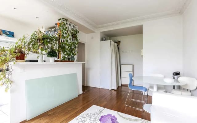 Spacious & Bright Apartment for 2 in Faidherbe/nation - photo 3