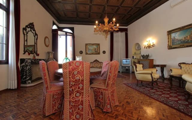 City Apartments - photo 2
