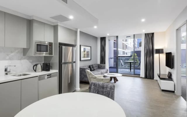 Meriton Suites Mascot Central - photo 4