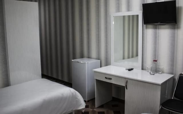 Hotel Luxinn - photo 3