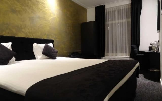 Sara's Boutique Hotel - photo 3