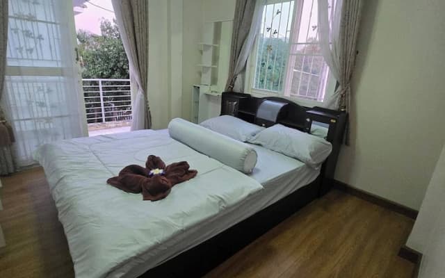 Charming 3-bedroom House With Pool Near Lat Krabang Airport - photo 5