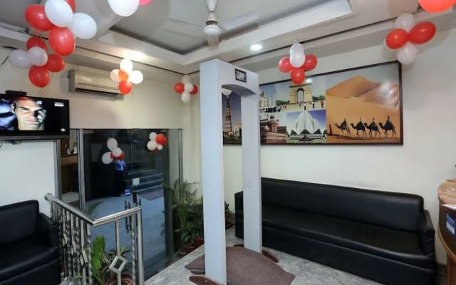 Hotel Flight Path Near IGI Airport - photo 2