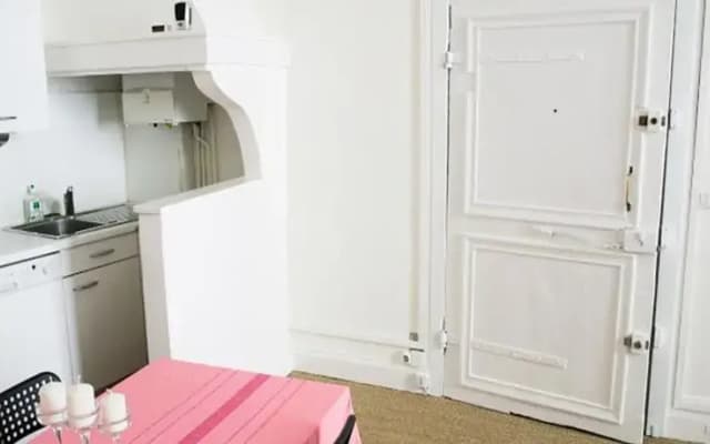 Notre Dame - Seine River Banks Apartment - photo 3
