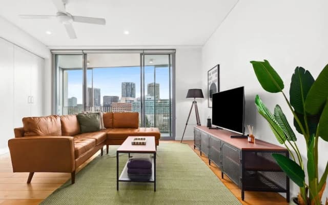Central Charming 2 Bedrooms With Balcony Aircon - photo 4