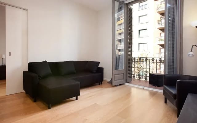 Spacious and Modern Apartment - photo 3