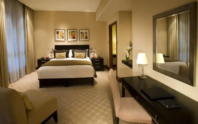 Shangri-La Hotel Apartments Qaryat Al Beri - photo 3