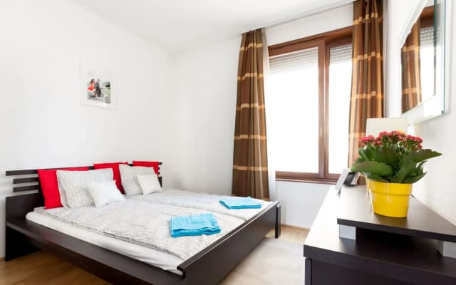Club99 Apartments - photo 2