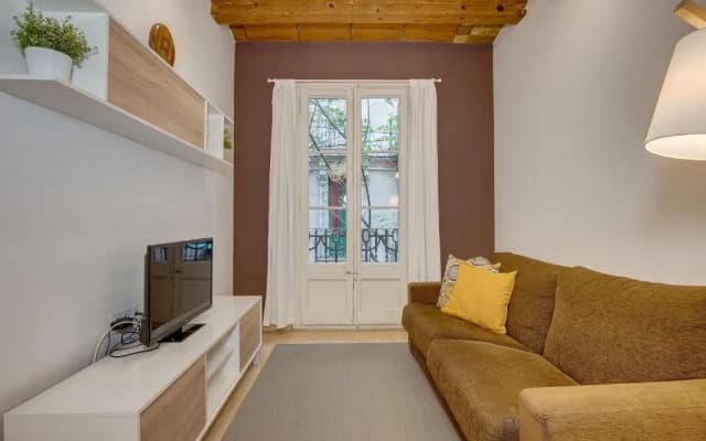 Feelathome Center Apartments - photo 4