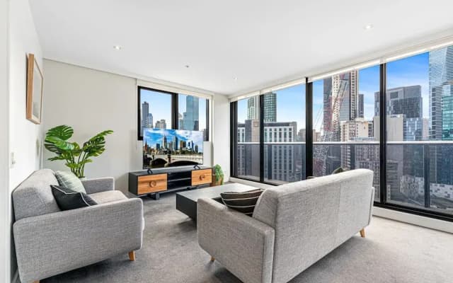 Pristine 2-bed Unit With Beautiful City Landscape - photo 2