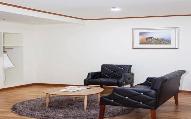 Noblesse Tourist Hotel - photo 3