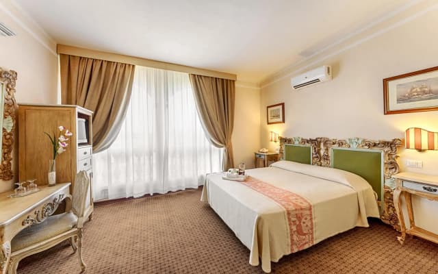 Montholon Paris Hotel - photo 2