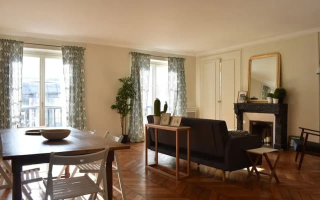 Spacious 2 Bedroom Apartment in Paris 2nd - photo 4