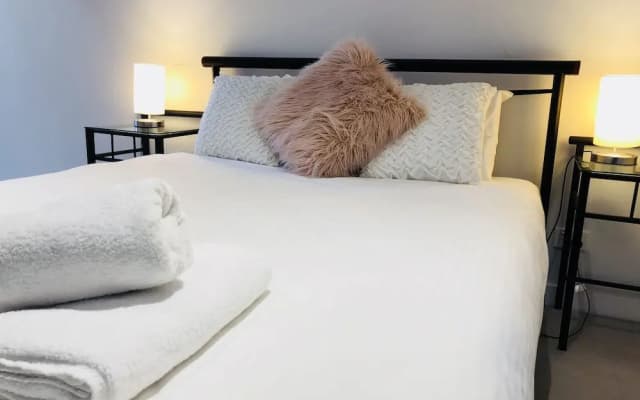 Level 8 Marvelous Apartment with pool access - photo 4