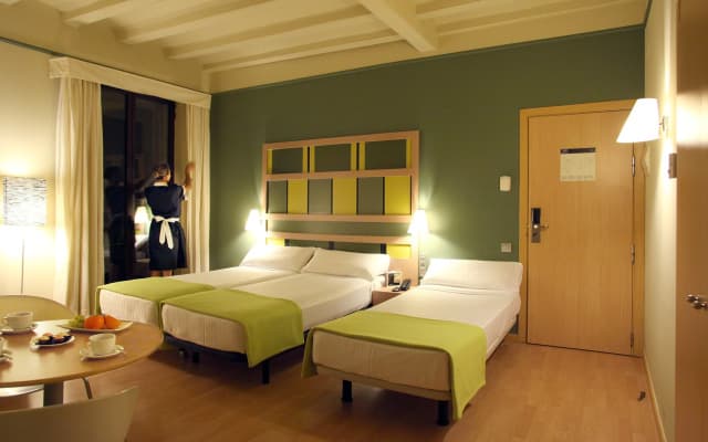 Ciutat de Barcelona Hotel - photo 5