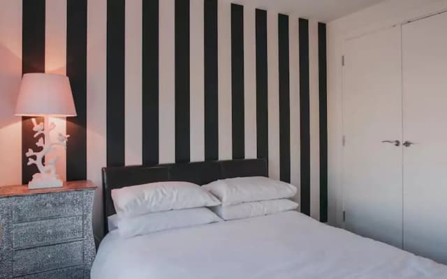 Spacious Flat Near Murrayfield - photo 2