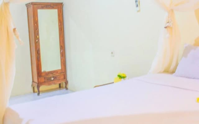 Lolo Beach Inn - photo 3