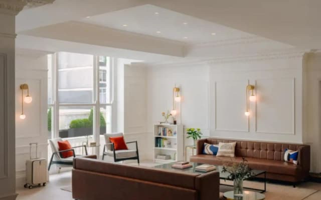 Hotel Henry VIII - photo 5