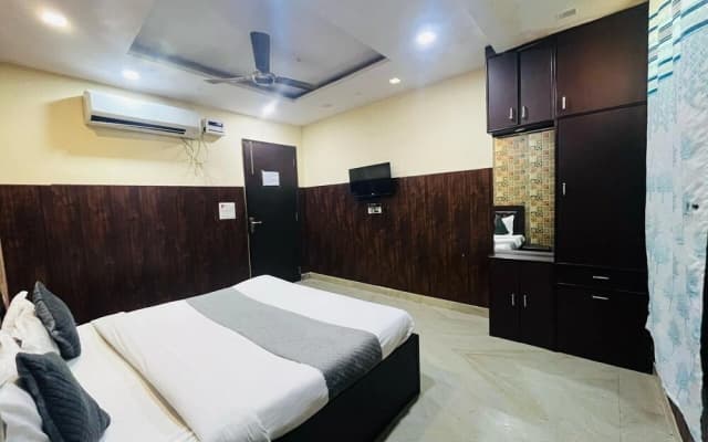 Hotel Relax Stays - photo 2