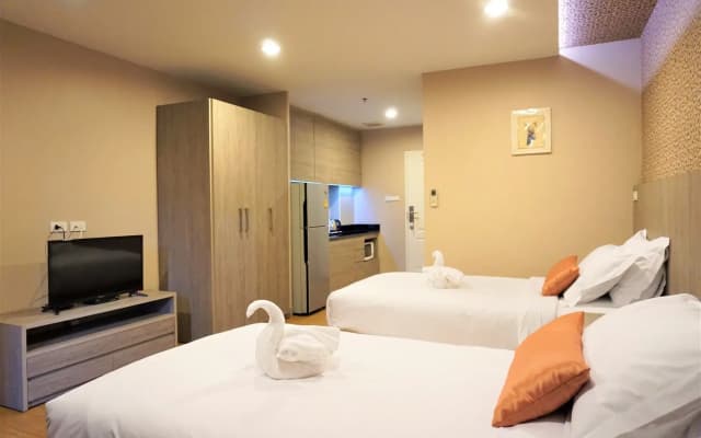 Nest n Rest Hotel - photo 4